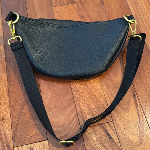 Fawn black cross body! Lots of room!! - Picture 4 of 4